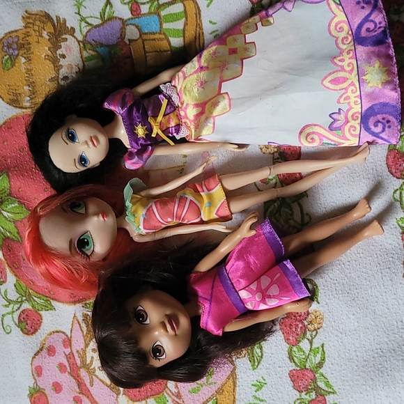 Bundle of Dolls
